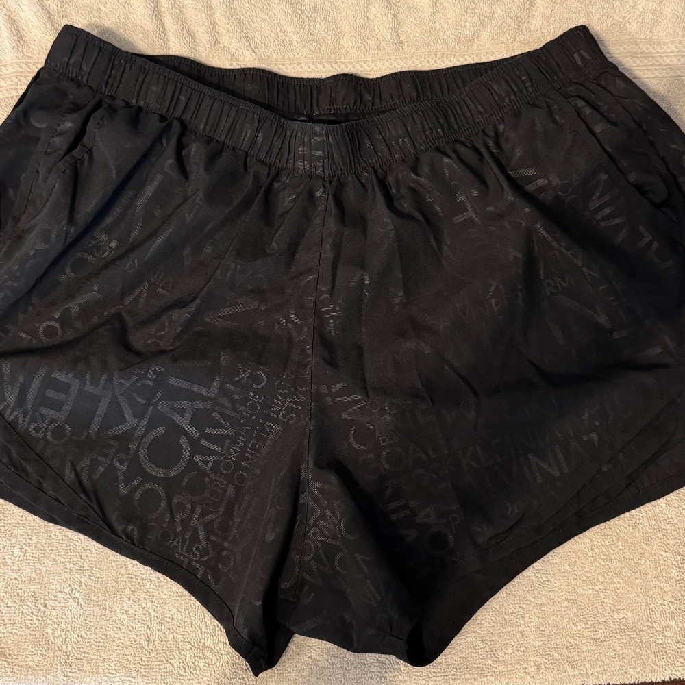 Calvin Klein Women's Activewear Shorts - XXL